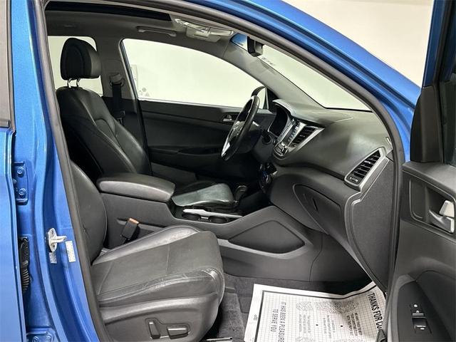 Photo of 2016 Caribbean Blue Hyundai TUCSON