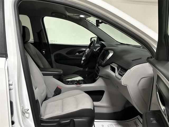 Photo of 2022 Summit White GMC Terrain