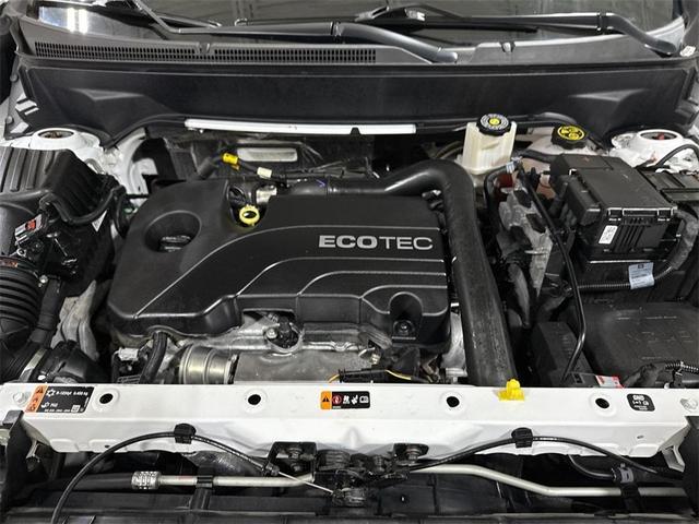 Photo of 2022 Summit White GMC Terrain