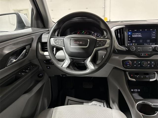 Photo of 2022 Summit White GMC Terrain