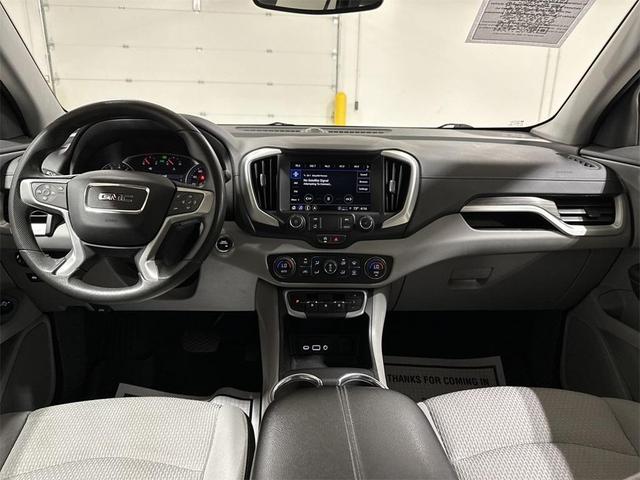 Photo of 2022 Summit White GMC Terrain