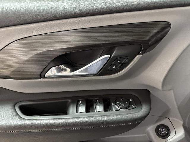Photo of 2022 Summit White GMC Terrain