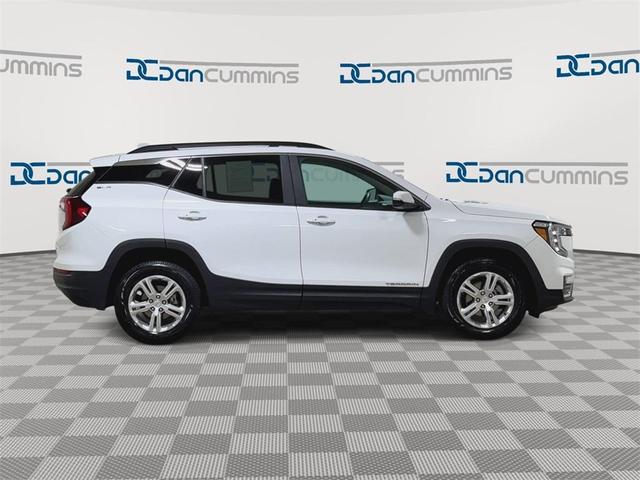 Photo of 2022 Summit White GMC Terrain