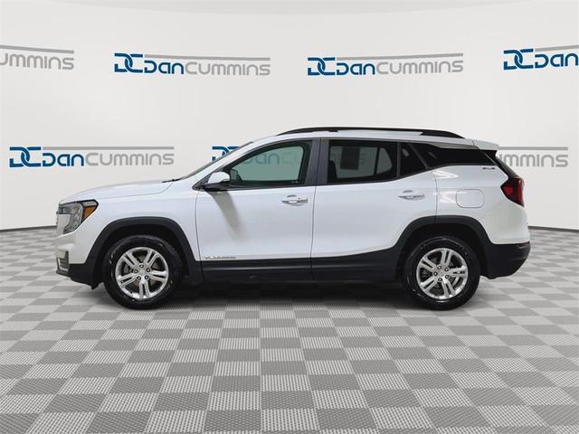 Photo of 2022 Summit White GMC Terrain
