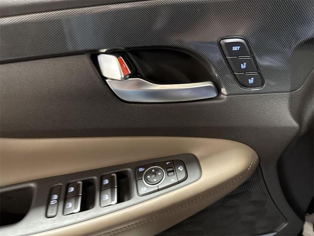 Photo of 2023 Black Noir Pearl Hyundai Santa Fe Plug-In Hybrid