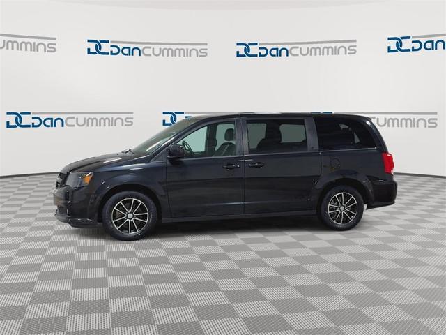 Photo of 2019 Brilliant Black Crystal Pearlcoat Dodge Grand Caravan