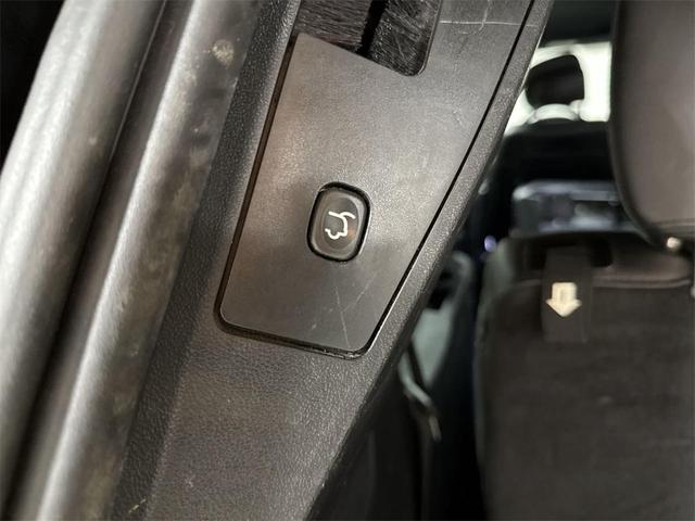 Photo of 2019 Brilliant Black Crystal Pearlcoat Dodge Grand Caravan