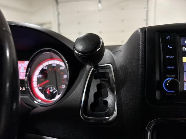 Photo of 2019 Brilliant Black Crystal Pearlcoat Dodge Grand Caravan