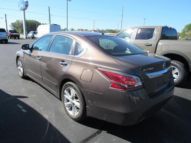 Photo of 2014 Java Metallic Nissan Altima