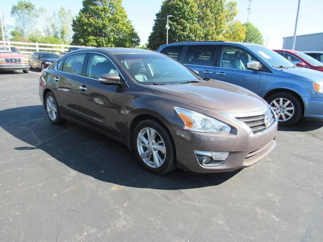 Photo of 2014 Java Metallic Nissan Altima