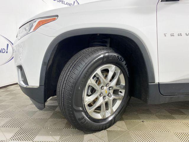 Photo of 2020 Summit White Chevrolet Traverse