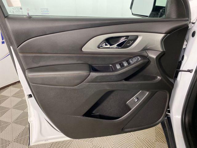 Photo of 2020 Summit White Chevrolet Traverse