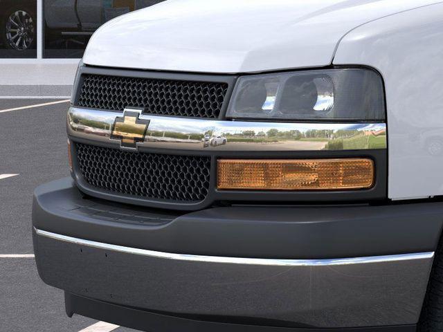Photo of 2025 Summit White Chevrolet Express 2500