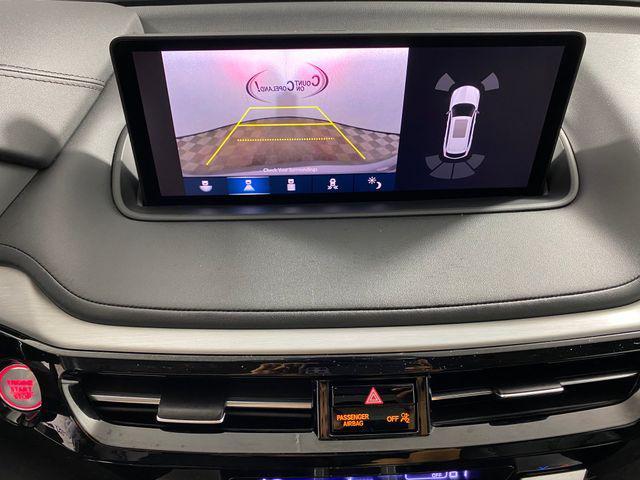 Photo of 2023 Lunar Silver Metallic Acura MDX