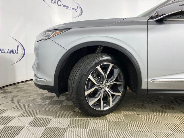 Photo of 2023 Lunar Silver Metallic Acura MDX