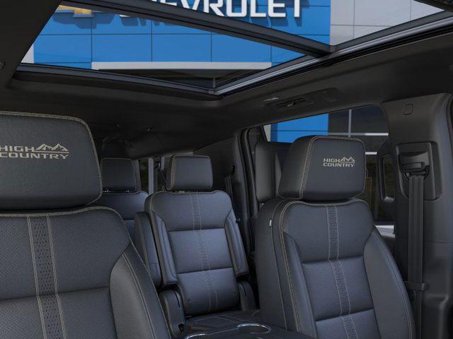 Photo of 2026 Polar White Chevrolet Suburban