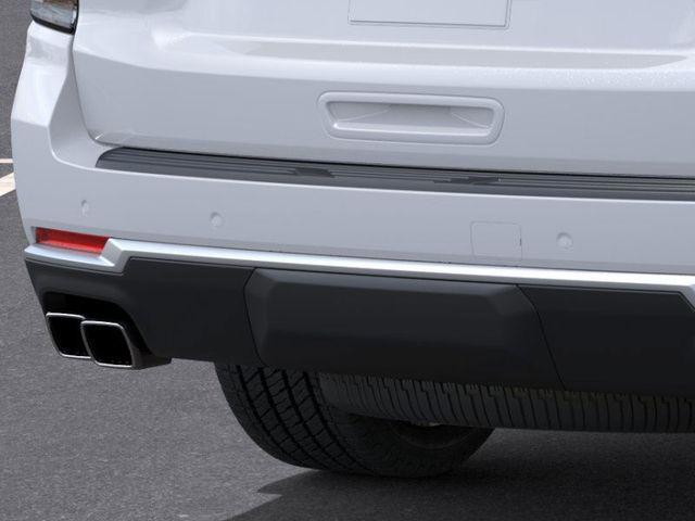 Photo of 2026 Polar White Chevrolet Suburban