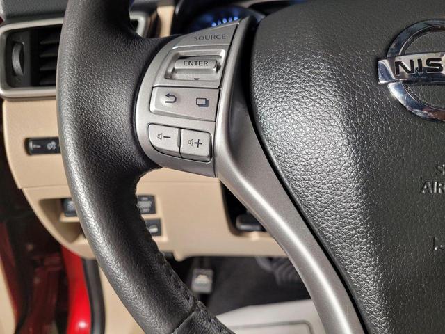 Photo of 2016 Cayenne Red Nissan Rogue