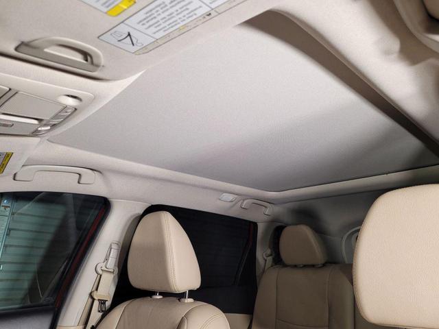 Photo of 2016 Cayenne Red Nissan Rogue