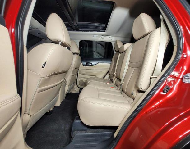 Photo of 2016 Cayenne Red Nissan Rogue