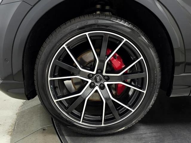 Photo of 2019 Black Audi Q8