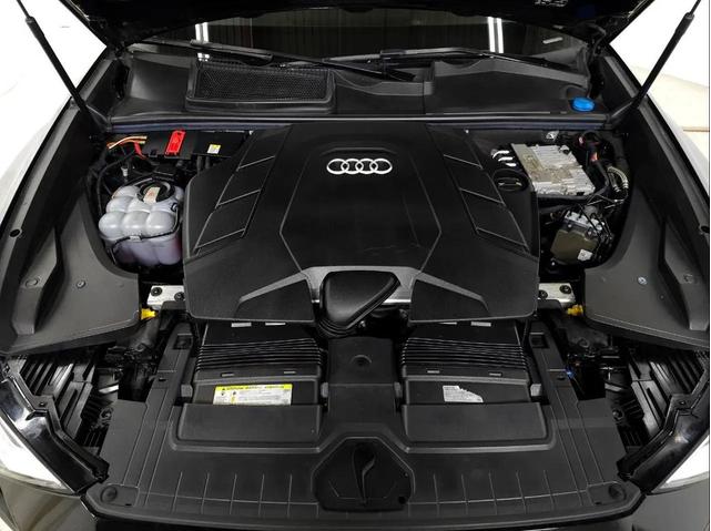 Photo of 2019 Black Audi Q8