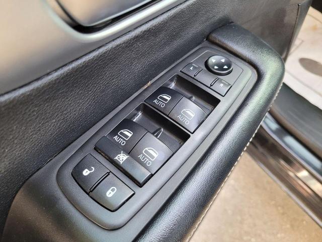 Photo of 2019 BLACK Chrysler Pacifica