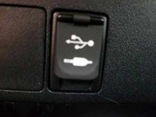 Photo of 2018 White Toyota RAV4