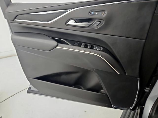 Photo of 2024 Silver Cadillac Escalade