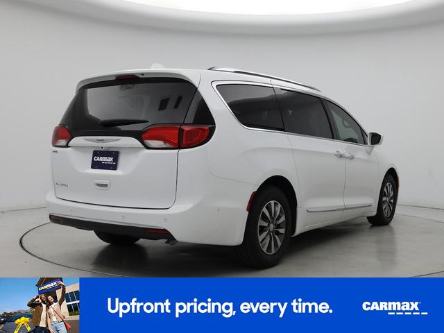 Photo of 2020 White Chrysler Pacifica