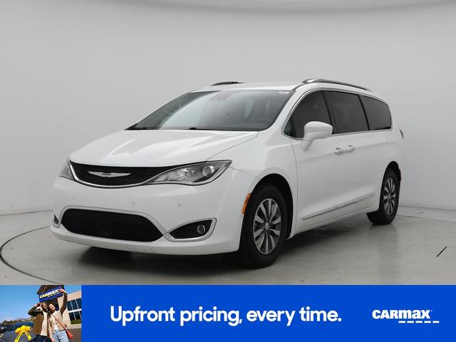 Photo of 2020 White Chrysler Pacifica