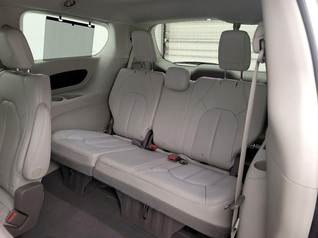 Photo of 2020 White Chrysler Pacifica