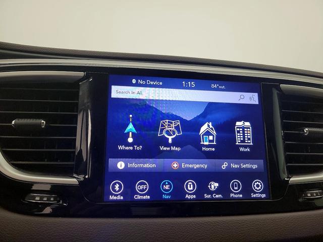 Photo of 2020 White Chrysler Pacifica