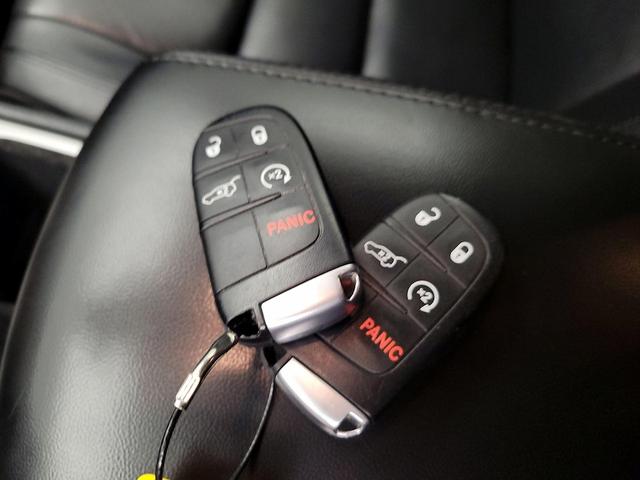 Photo of 2021 Red Jeep Grand Cherokee
