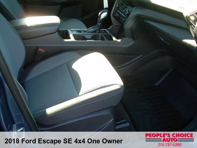 Photo of 2018 Blue Ford Escape