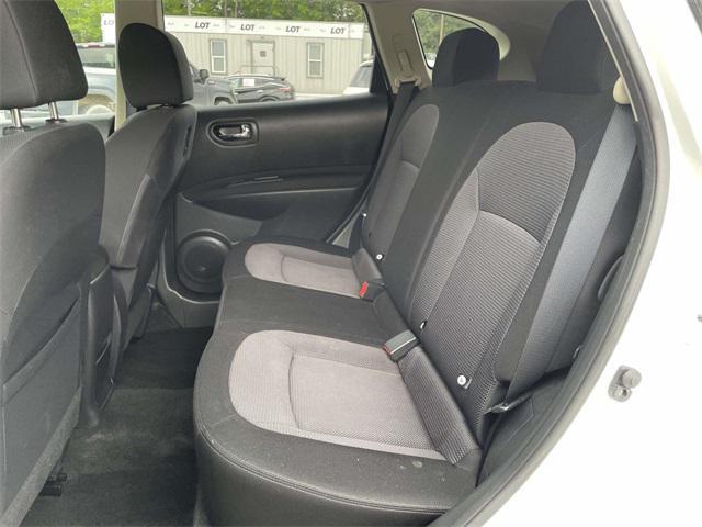 Photo of 2013 Pearl White Metallic Nissan Rogue