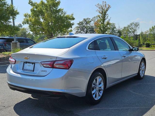 Photo of 2021 Silver Ice Metallic Chevrolet Malibu