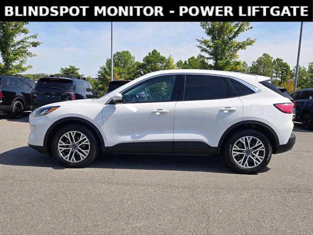 Photo of 2022 Oxford White Ford Escape