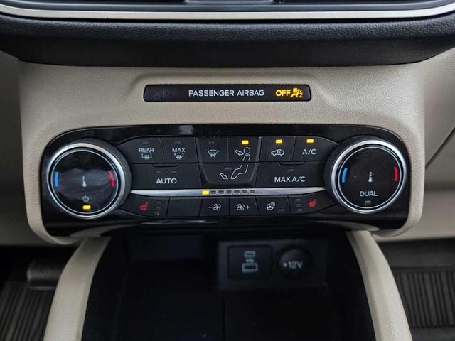 Photo of 2022 Oxford White Ford Escape
