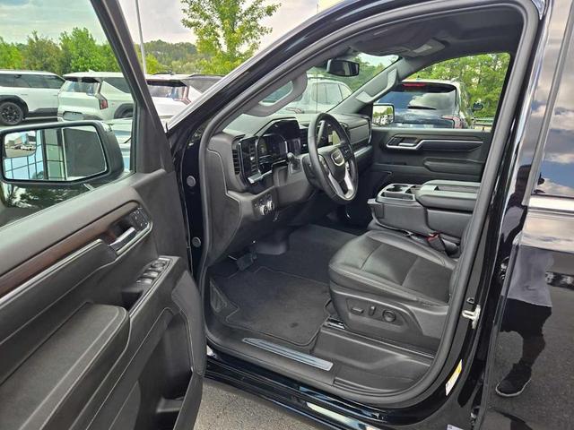 Photo of 2024 Onyx Black GMC Sierra 1500