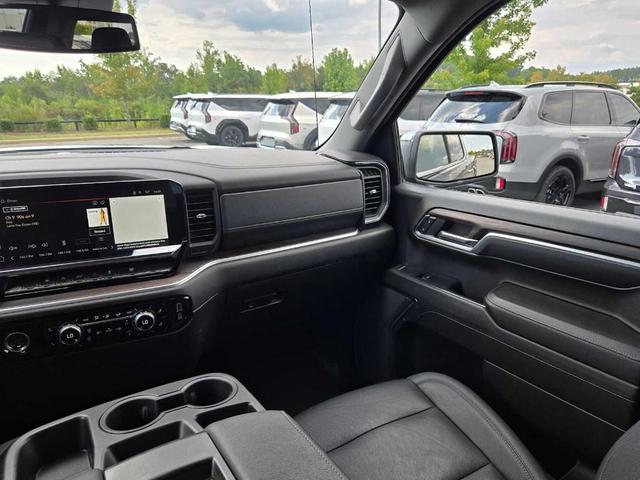 Photo of 2024 Onyx Black GMC Sierra 1500