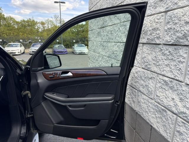 Photo of 2015 Black Mercedes-Benz GL-Class
