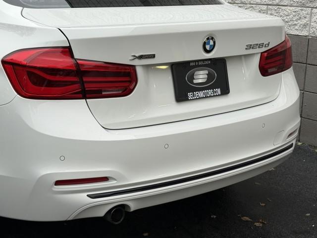 Photo of 2017 Alpine White BMW 328d