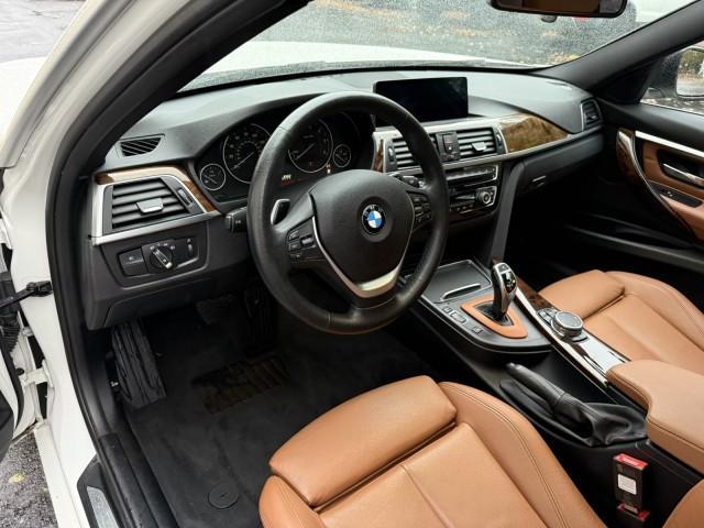 Photo of 2017 Alpine White BMW 328d