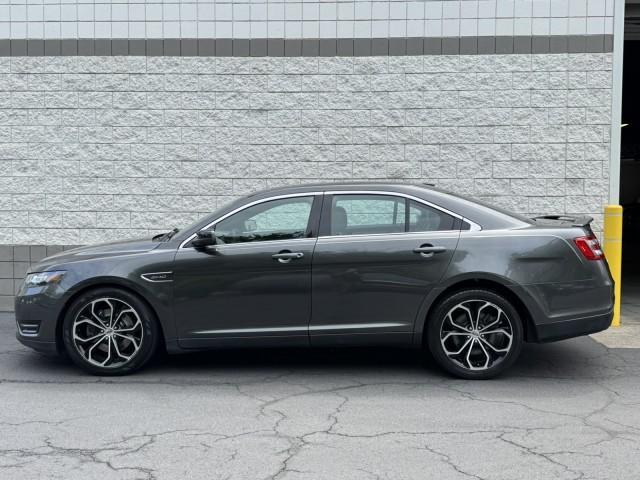 Photo of 2017 Magnetic Metallic Ford Taurus