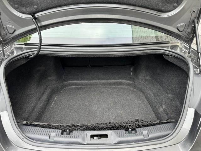 Photo of 2017 Magnetic Metallic Ford Taurus