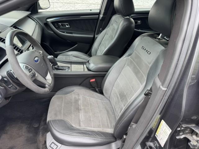 Photo of 2017 Magnetic Metallic Ford Taurus