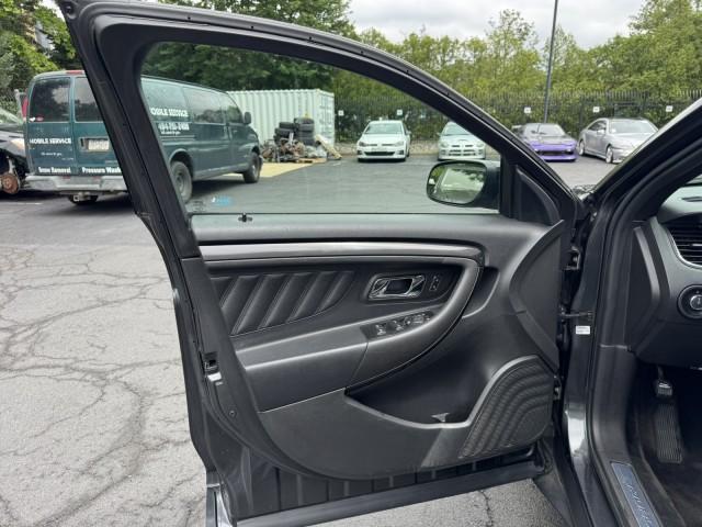 Photo of 2017 Magnetic Metallic Ford Taurus