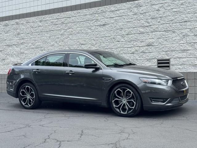 Photo of 2017 Magnetic Metallic Ford Taurus
