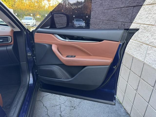 Photo of 2019 Blu Maserati Levante
